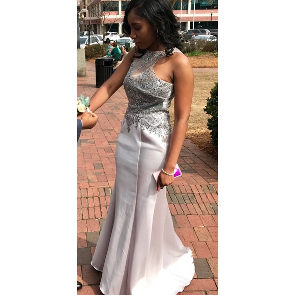 Elizabeth K GLS Silv Embellished Hand beaded Dress - Picture 3 of 8